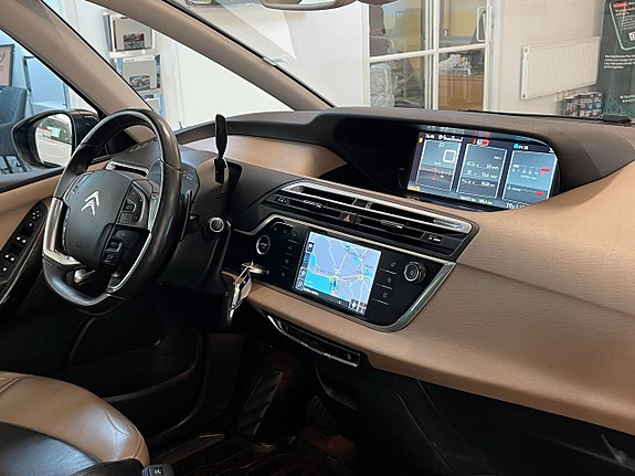 Citroen Grand C4 Picasso 2 of 5