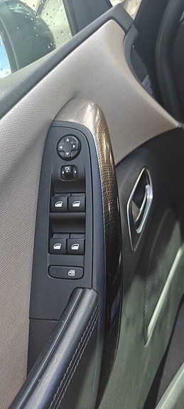 Citroen Grand C4 Picasso 19 of 28