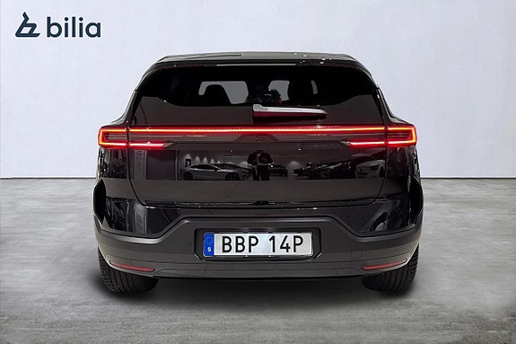 Polestar 3 6 of 18