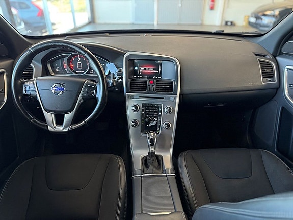Volvo XC60 9 of 23