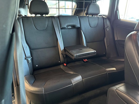 Volvo XC60 12 of 23