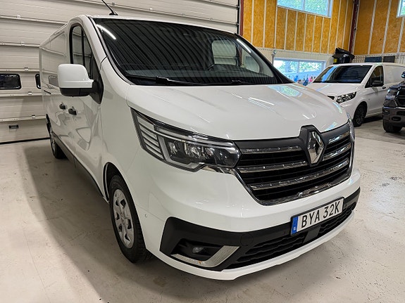 Renault Trafic 7 of 17