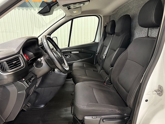 Renault Trafic 8 of 17