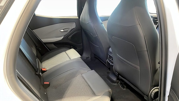 Ford Explorer 5 of 12