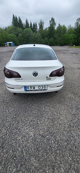 Volkswagen Passat CC 2 of 5