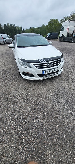Volkswagen Passat CC 4 of 5