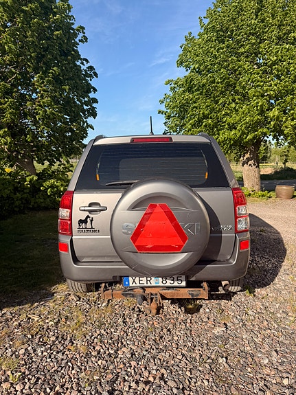 Suzuki Grand Vitara 3 of 7