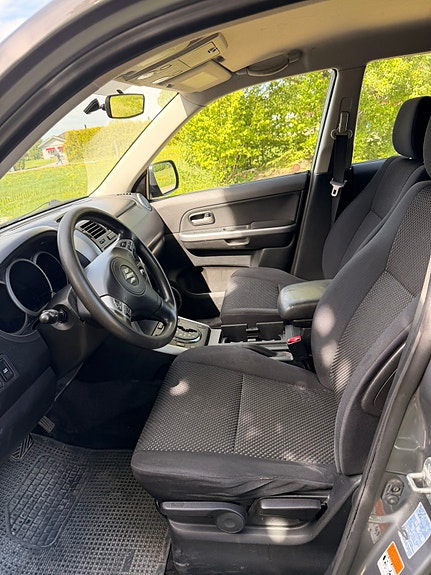 Suzuki Grand Vitara 4 of 7