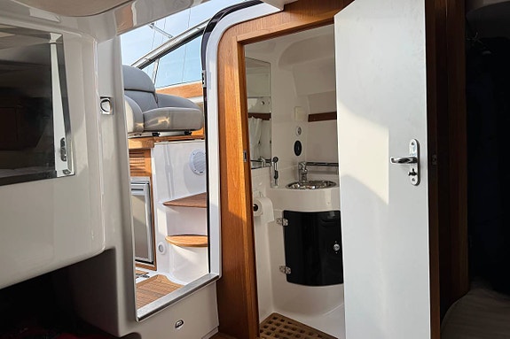 Aquador 27 DC - Volvo Penta D4 300 hk 10 of 11