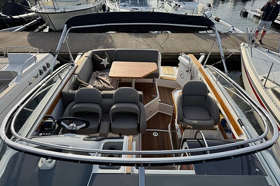 Aquador 27 DC - Volvo Penta D4 300 hk 6 of 11