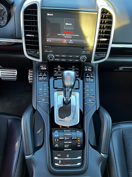 Porsche Cayenne 8 of 10