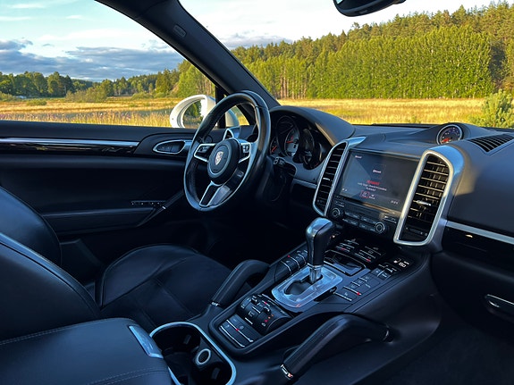 Porsche Cayenne 6 of 10