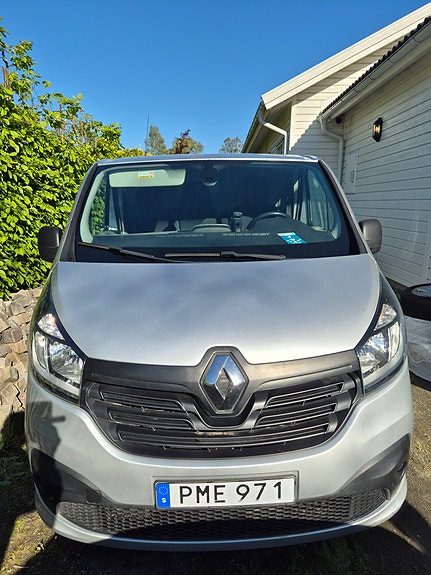Renault Trafic 2 of 17