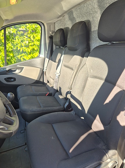 Renault Trafic 12 of 17