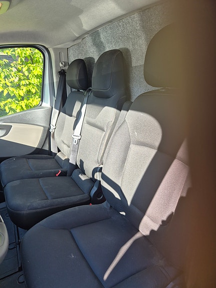 Renault Trafic 11 of 17