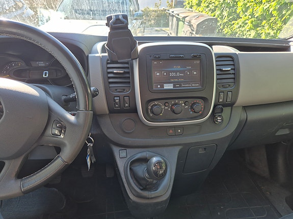 Renault Trafic 14 of 17