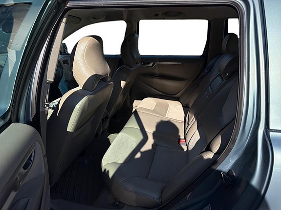 Volvo XC70 18 of 27