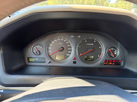 Volvo XC70 22 of 27
