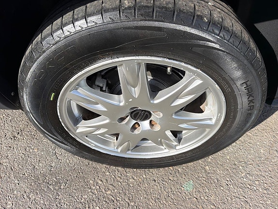 Volvo XC70 11 of 27