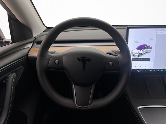 Tesla Model Y 15 of 30