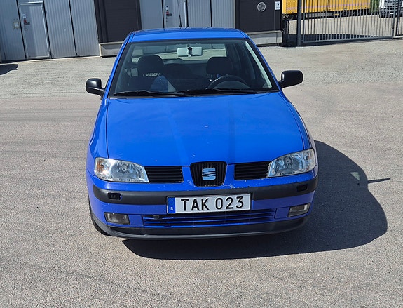 Seat Ibiza 2 of 5