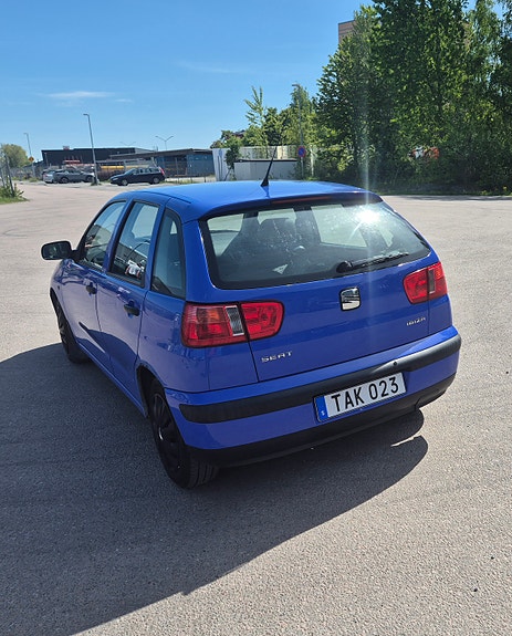 Seat Ibiza 3 of 5