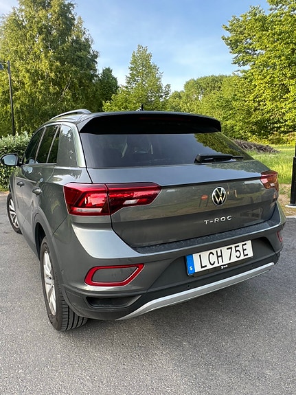Volkswagen T-Roc 11 of 14