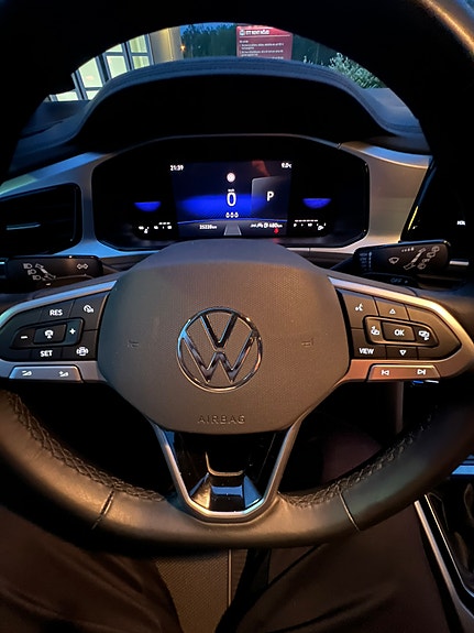 Volkswagen T-Roc 9 of 14