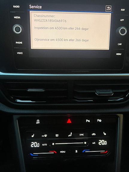 Volkswagen T-Roc 7 of 14