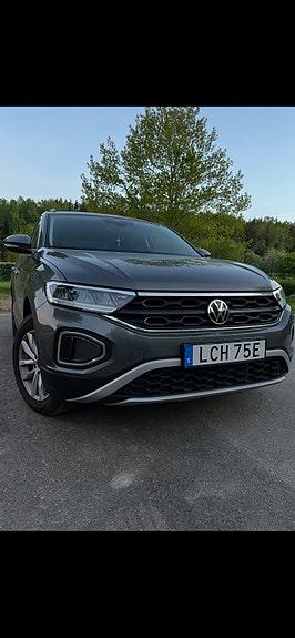 Volkswagen T-Roc 2 of 5