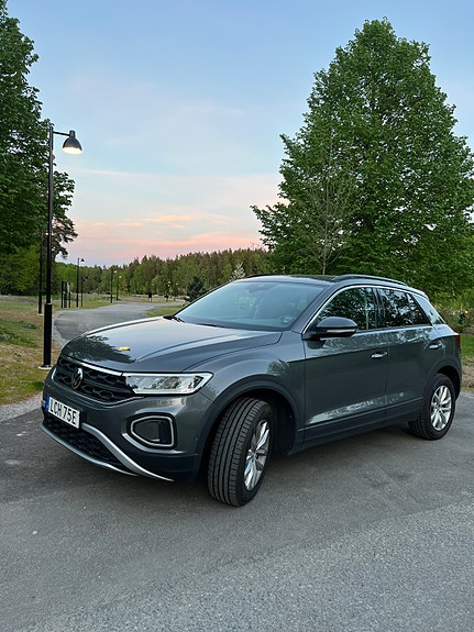 Volkswagen T-Roc 8 of 14