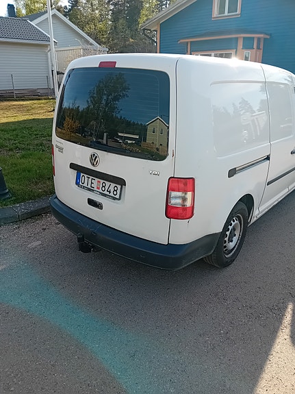 Volkswagen Caddy Maxi 3 of 5