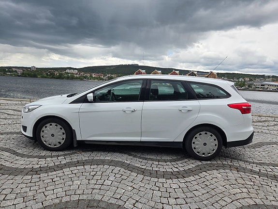Ford Focus 3 of 8