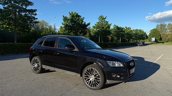Audi Q5 2 of 5