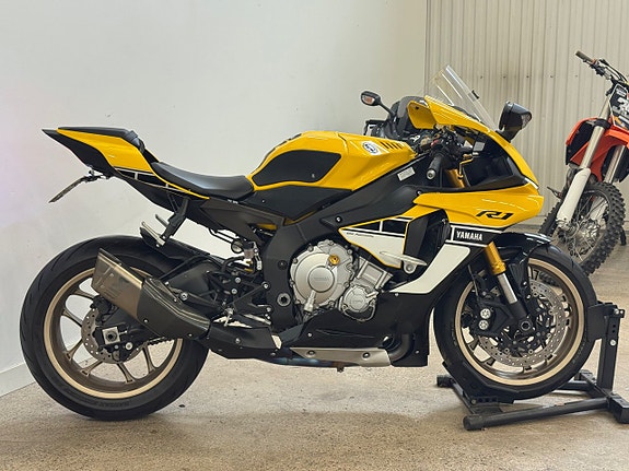 Yamaha YZF-R1 | 60th Anniversary edt | Akrapovic | Quickshift | 204hk 3 of 5
