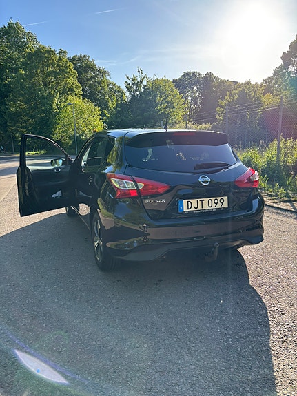 Nissan Pulsar 2 of 5
