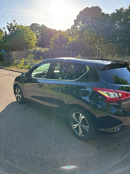 Nissan Pulsar 3 of 5