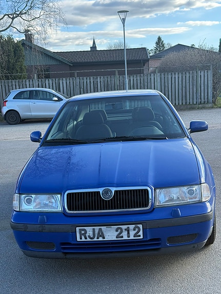 Skoda Octavia 2 of 5