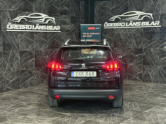 Peugeot 2008 2 of 5