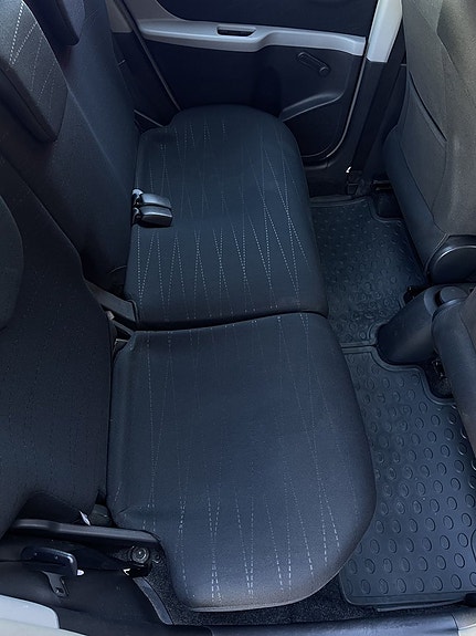 Toyota Yaris 14 of 16