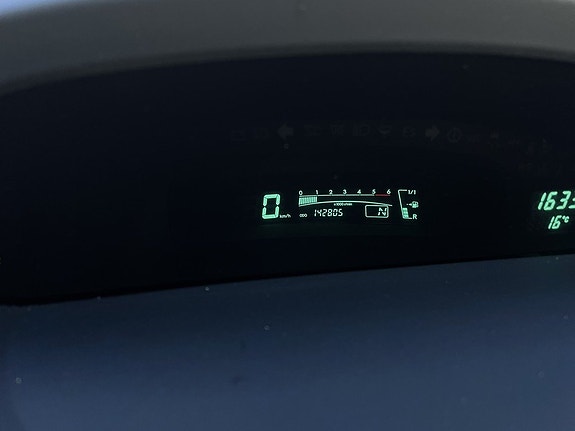 Toyota Yaris 10 of 16