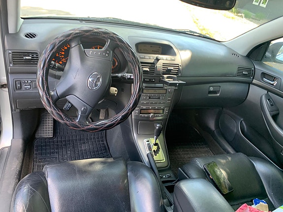 Toyota Avensis 5 of 5