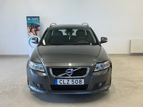 Volvo V50 3 of 5