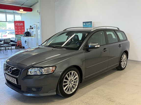 Volvo V50 4 of 5
