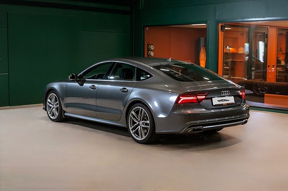 Audi A7 4 of 5