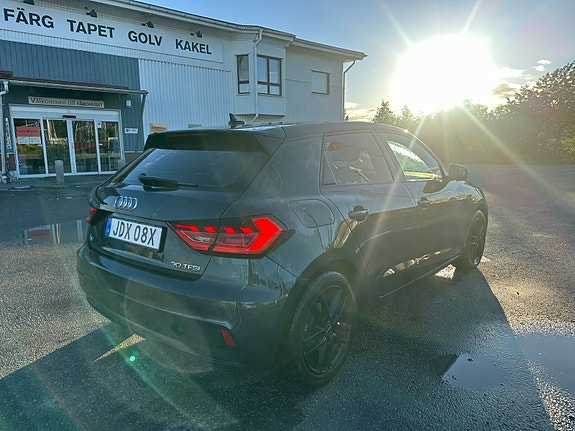 Audi A1 4 of 5