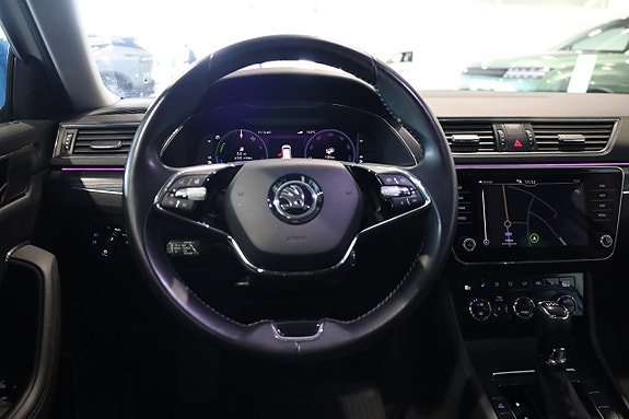 Skoda Superb 14 of 30