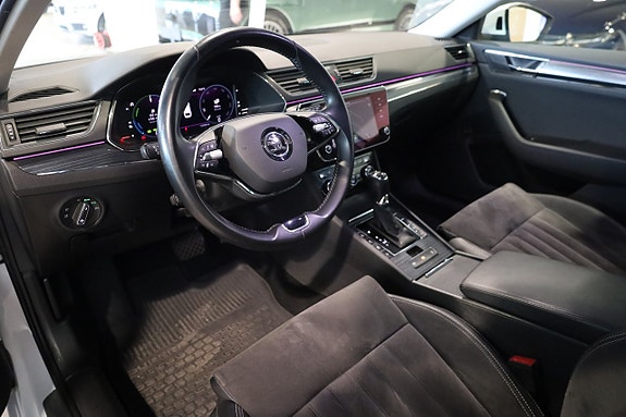 Skoda Superb 8 of 30