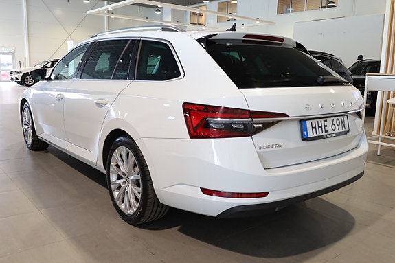 Skoda Superb 3 of 5