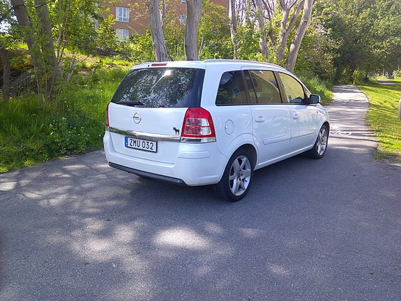 Opel Zafira 3 of 5